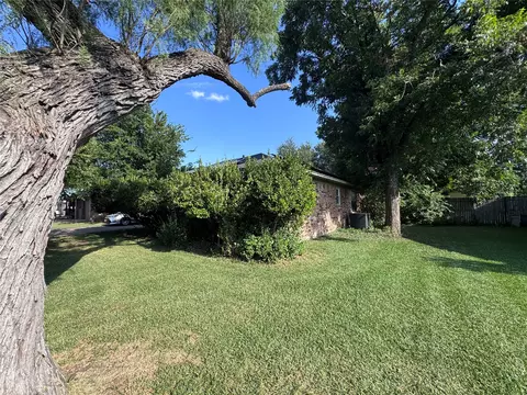 1328 Timbercreek Rd, Benbrook, TX 76126