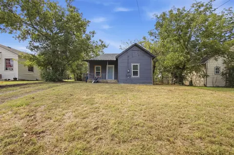 2222 W Bond St, Denison, TX 75020