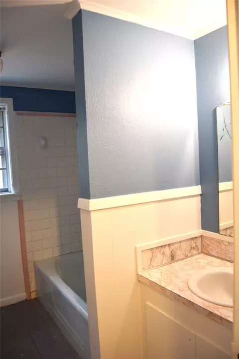 Bath - 366 Chris Dr, Minden, LA 71055 photo 1 of 4