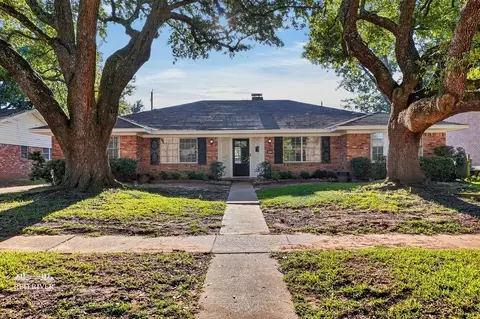6013 River Rd, Shreveport, LA 71105