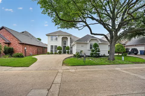909 Saint Andrews Pl, Desoto, TX 75115
