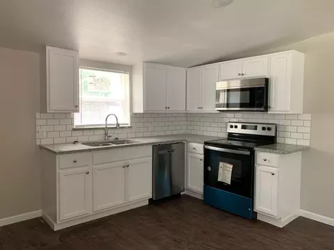 1012 Faye St, Gainesville, TX 76240
