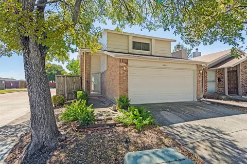 2820 Southern Cross Dr, Garland, TX 75044