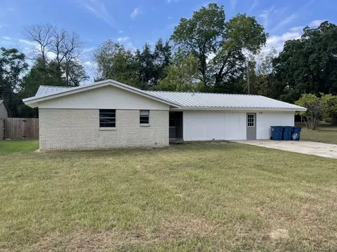 615 Cherokee Trce, Athens, TX 75751