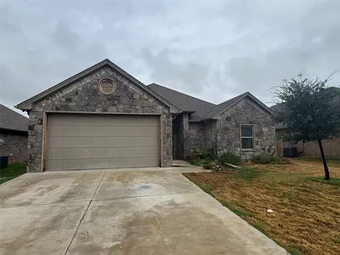3205 Windcrest Dr, Granbury, TX 76049