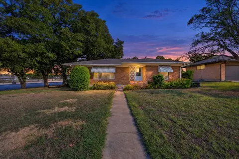 301 Hillcrest Ave, Richardson, TX 75081