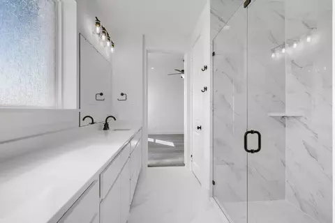 Bath - 1709 Clover Fern Dr, Celina, TX 75009 photo 2 of 5