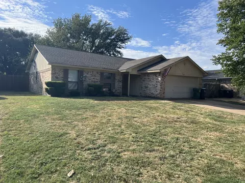 5014 Osage Dr, Arlington, TX 76018