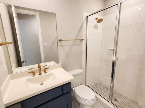 Bath - 1501 Waxwing Pl, Celina, TX 75009 photo 4 of 4