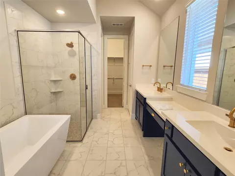 Bath - 1501 Waxwing Pl, Celina, TX 75009 photo 1 of 4