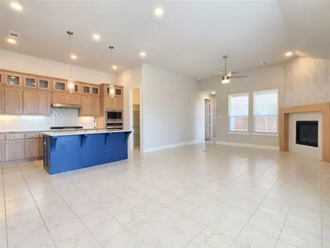 Living - 1501 Waxwing Pl, Celina, TX 75009 photo 3 of 3