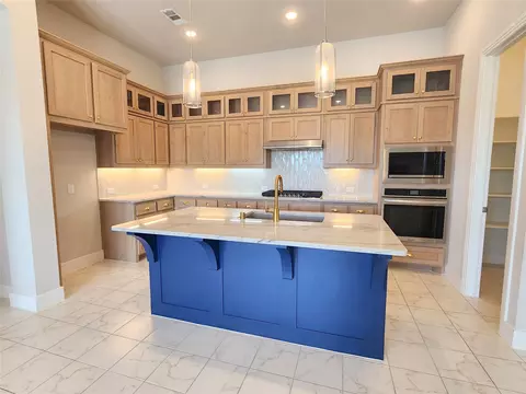 Kitchen - 1501 Waxwing Pl, Celina, TX 75009 photo 2 of 3