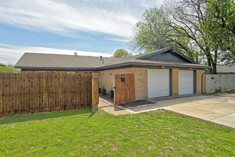 612 Royal Crest Dr, Richardson, TX 75081