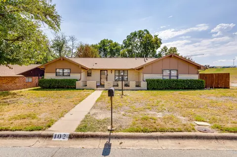 102 Roselawn Dr, Weatherford, TX 76086