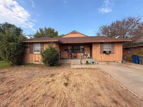 5725 Lazy River Dr, Dallas, TX 75241