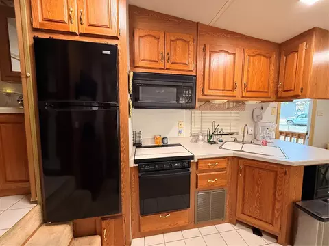 Kitchen - 304 Blackjack, Yantis, TX 75497 photo 3 of 3