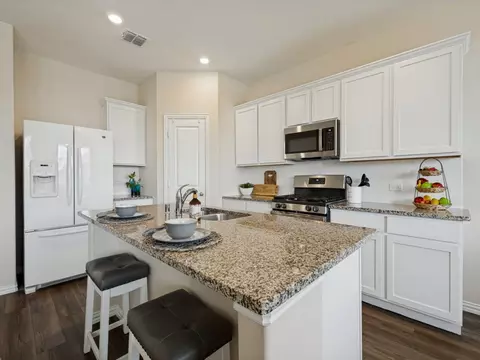 Kitchen - 1512 Fields View Dr, Anna, TX 75409 photo 1 of 4