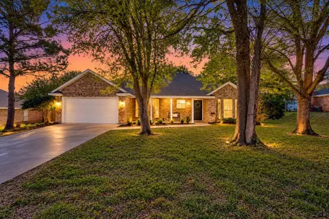 615 Rosewood Pl, Joshua, TX 76058