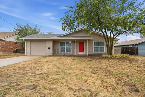 1416 N Rusk St, Weatherford, TX 76086