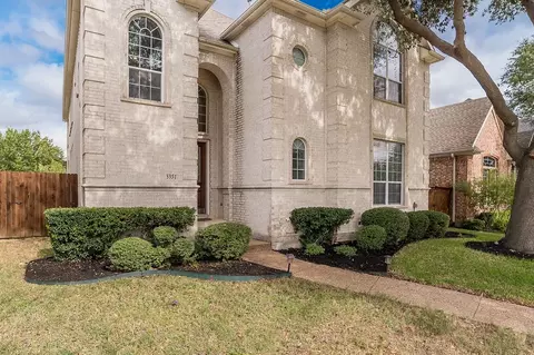 3351 Garrett Dr, Irving, TX 75062