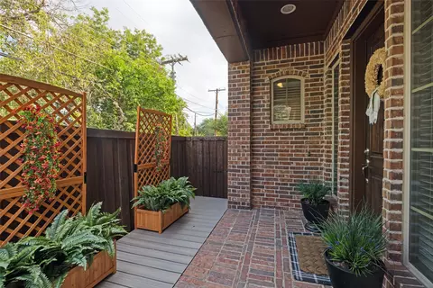 8686 Thorbrush Pl, Dallas, TX 75238