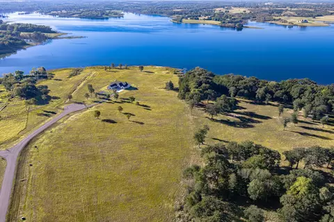 360 Lakewood Ln, Honey Grove, TX 75446
