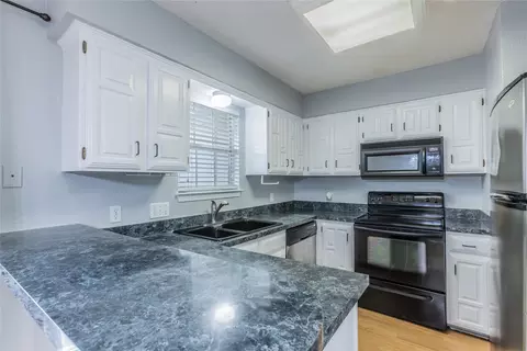 Kitchen - 2308 Melissa Dr #H5, Waco, TX 76708 photo 1 of 2