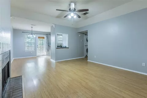 Living - 2308 Melissa Dr #H5, Waco, TX 76708 photo 2 of 3