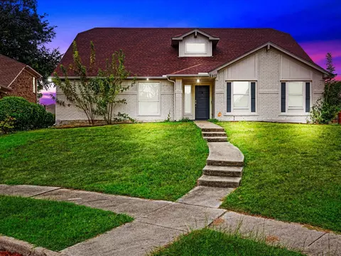 2911 Creekside Ct, Carrollton, TX 75007