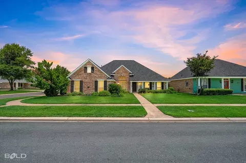 3301 Colonial Dr, Bossier City, LA 71111