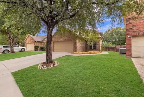 5448 Pecan Creek Cir, Fort Worth, TX 76244