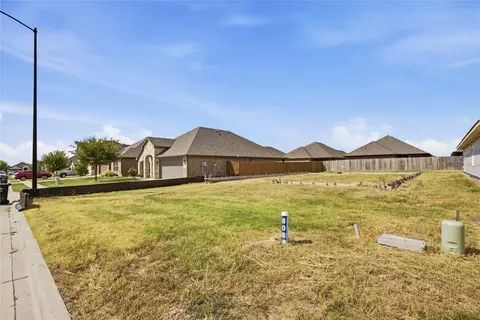 808 Moseley Ln, Greenville, TX 75402