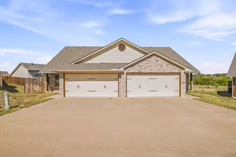 907 Dart Ct, Granbury, TX 76049