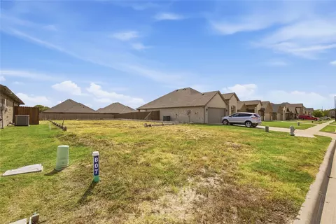 807 Moseley Ln, Greenville, TX 75402