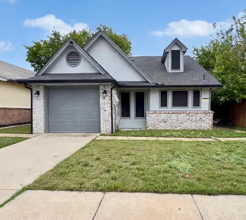 911 Gaynor Ave, Duncanville, TX 75137