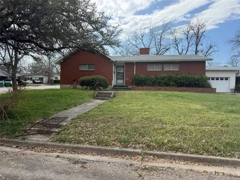 415 S Avenue O, Clifton, TX 76634
