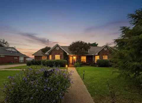 816 Crestline Dr, Mexia, TX 76667