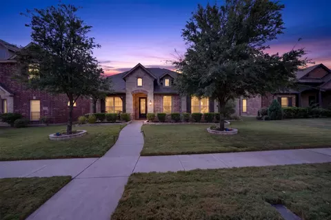 108 Crystal Creek Dr, Red Oak, TX 75154
