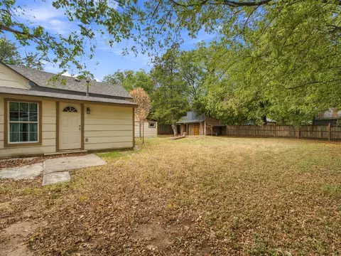207 N Oneil St, Alvord, TX 76225