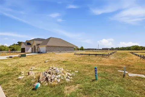 605 Greyson Ln, Greenville, TX 75402