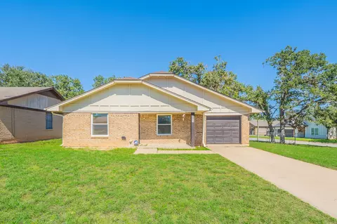 5211 Laurie Dr, Mineral Wells, TX 76067
