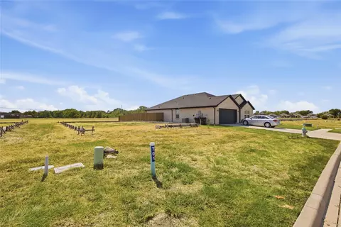 701 Greyson Ln, Greenville, TX 75402