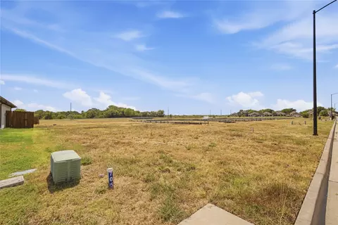 705 Greyson Ln, Greenville, TX 75402