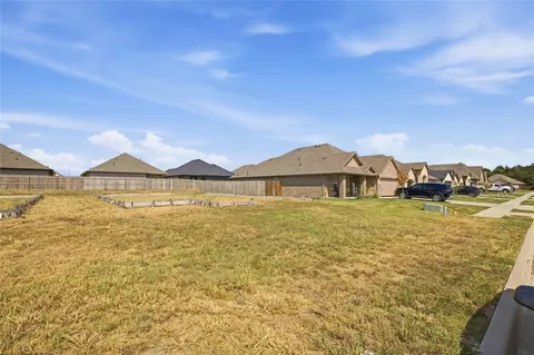 708 Greyson Ln, Greenville, TX 75402