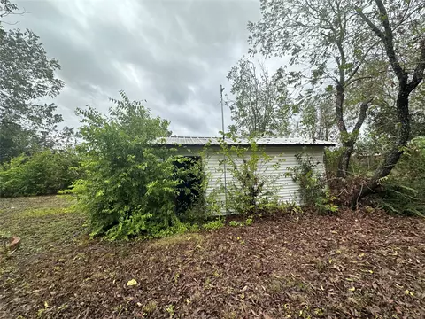 Exterior - 617 E 5th St, Ferris, TX 75125 photo 11 of 12