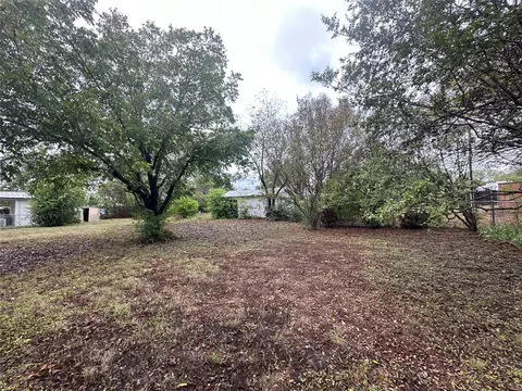 Exterior - 617 E 5th St, Ferris, TX 75125 photo 7 of 12