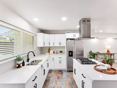 1213 Fairmont St, Irving, TX 75062