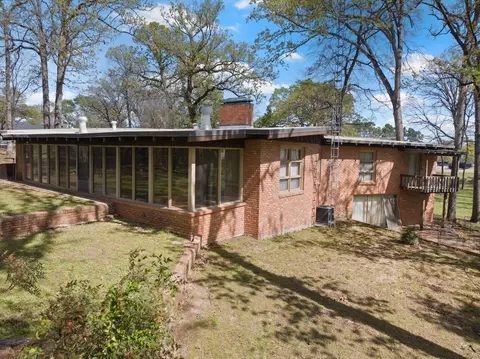 101 Bluebird St, Mount Pleasant, TX 75455