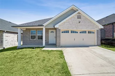 807 N Ridge Dr, White Settlement, TX 76108