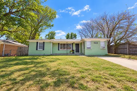 7849 Terry St, White Settlement, TX 76108